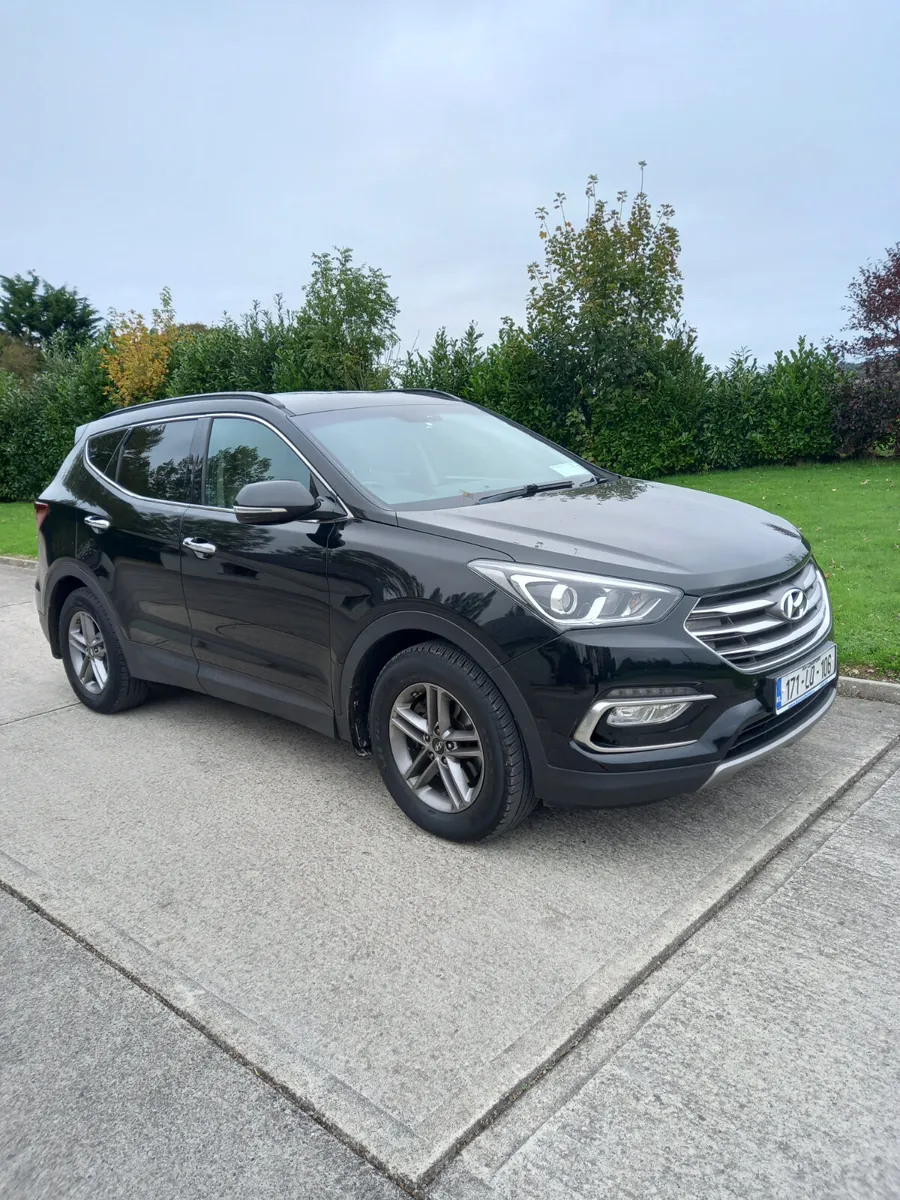 2017 Hyundai Santa Fe 2.2 Diesel - Image 2