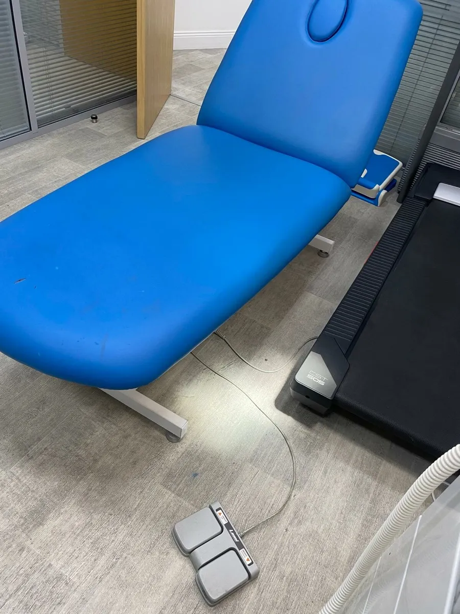 Medical plinth - Image 2