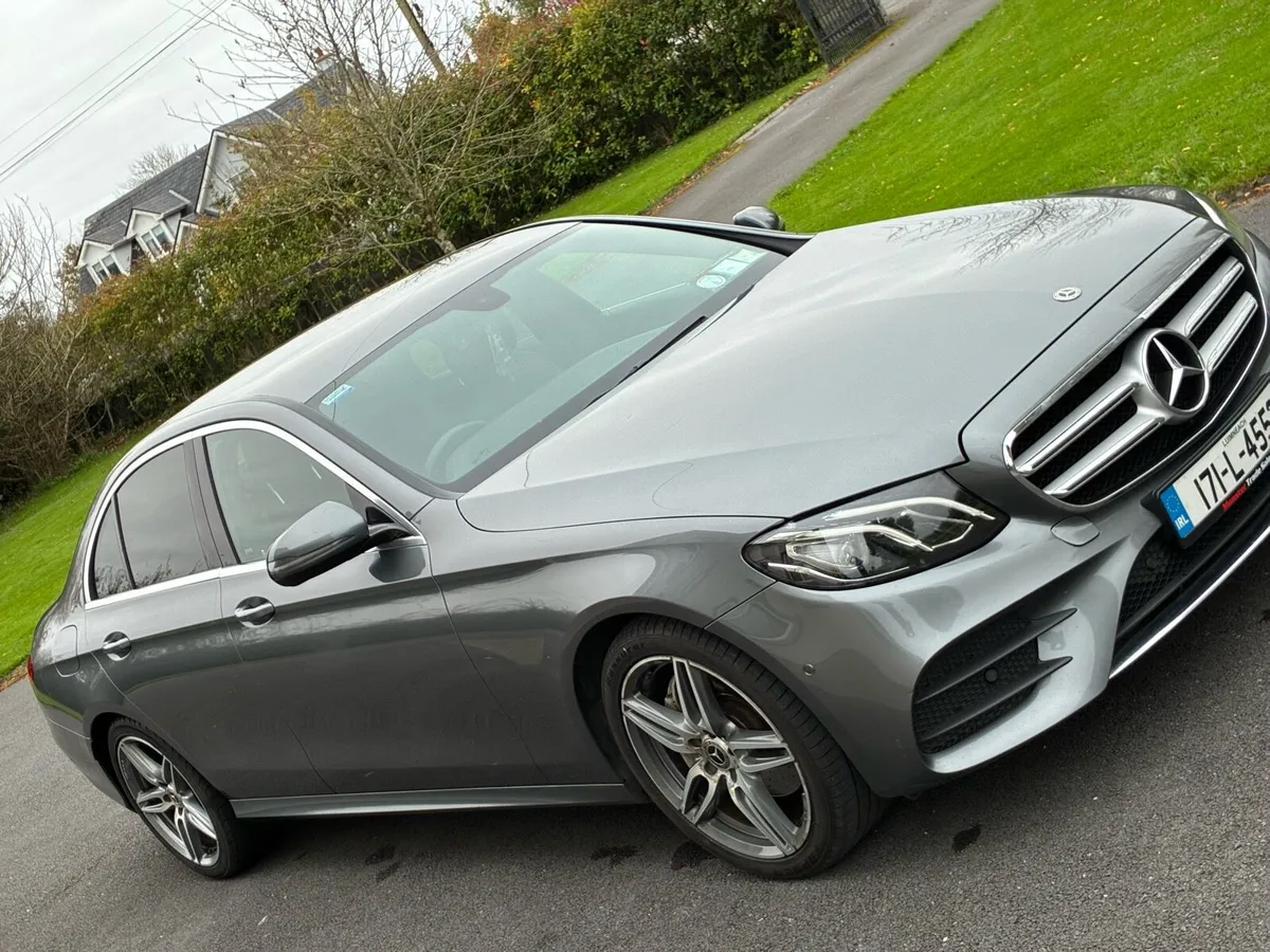 Mercedes Benz E220 - Image 2