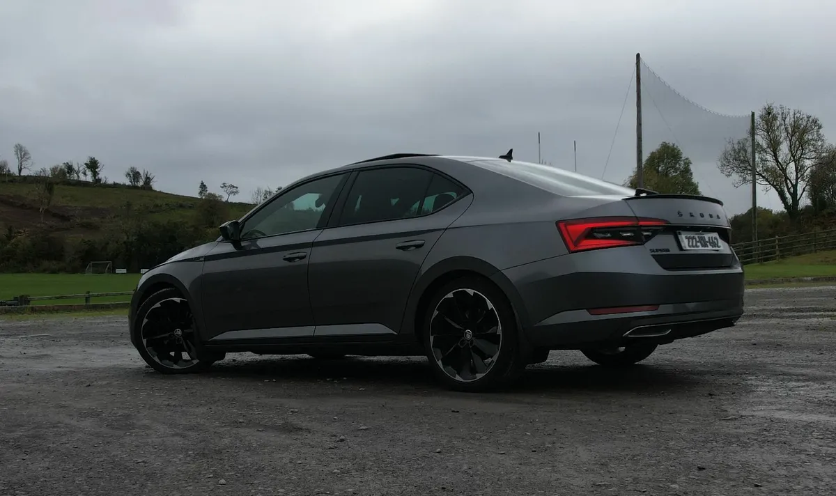 Skoda Superb SPORTLINE 2.0 TDI 150HP DSG - Image 4
