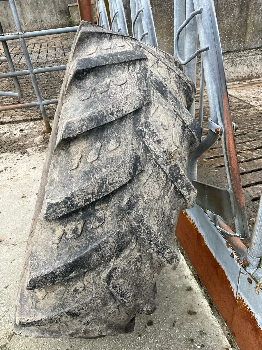 Tractor tyre - Image 4