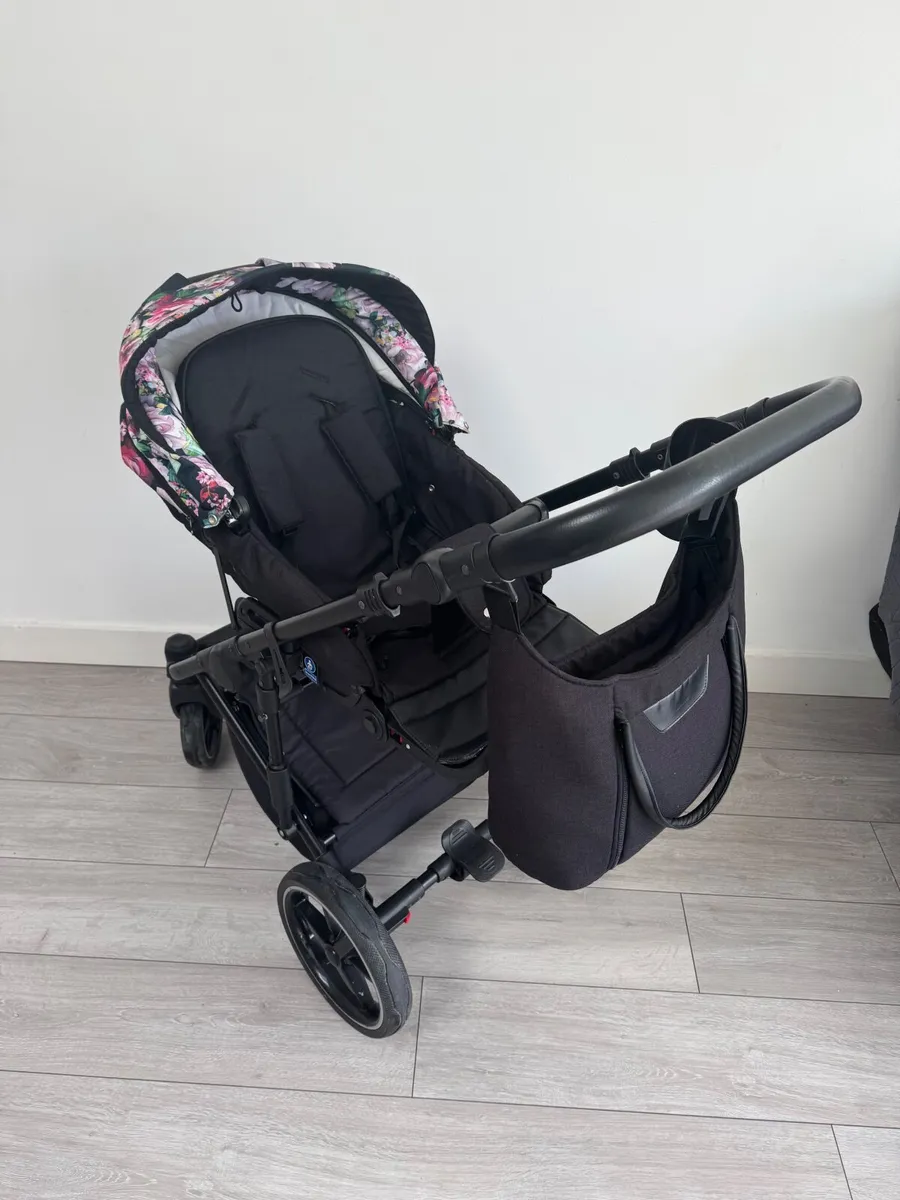 Adamex Zico Stroller frame + seat + carrycot + acc - Image 2