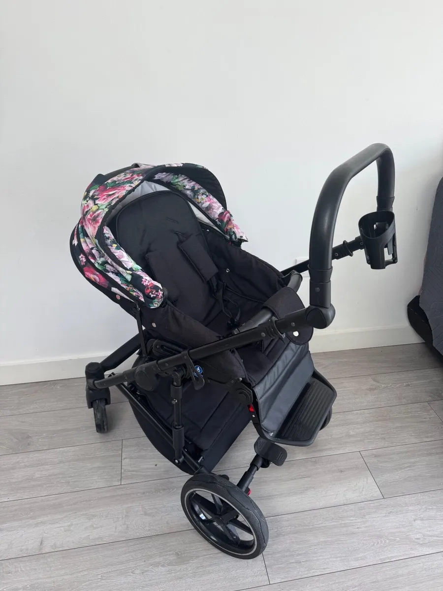 Adamex Zico Stroller frame + seat + carrycot + acc - Image 4