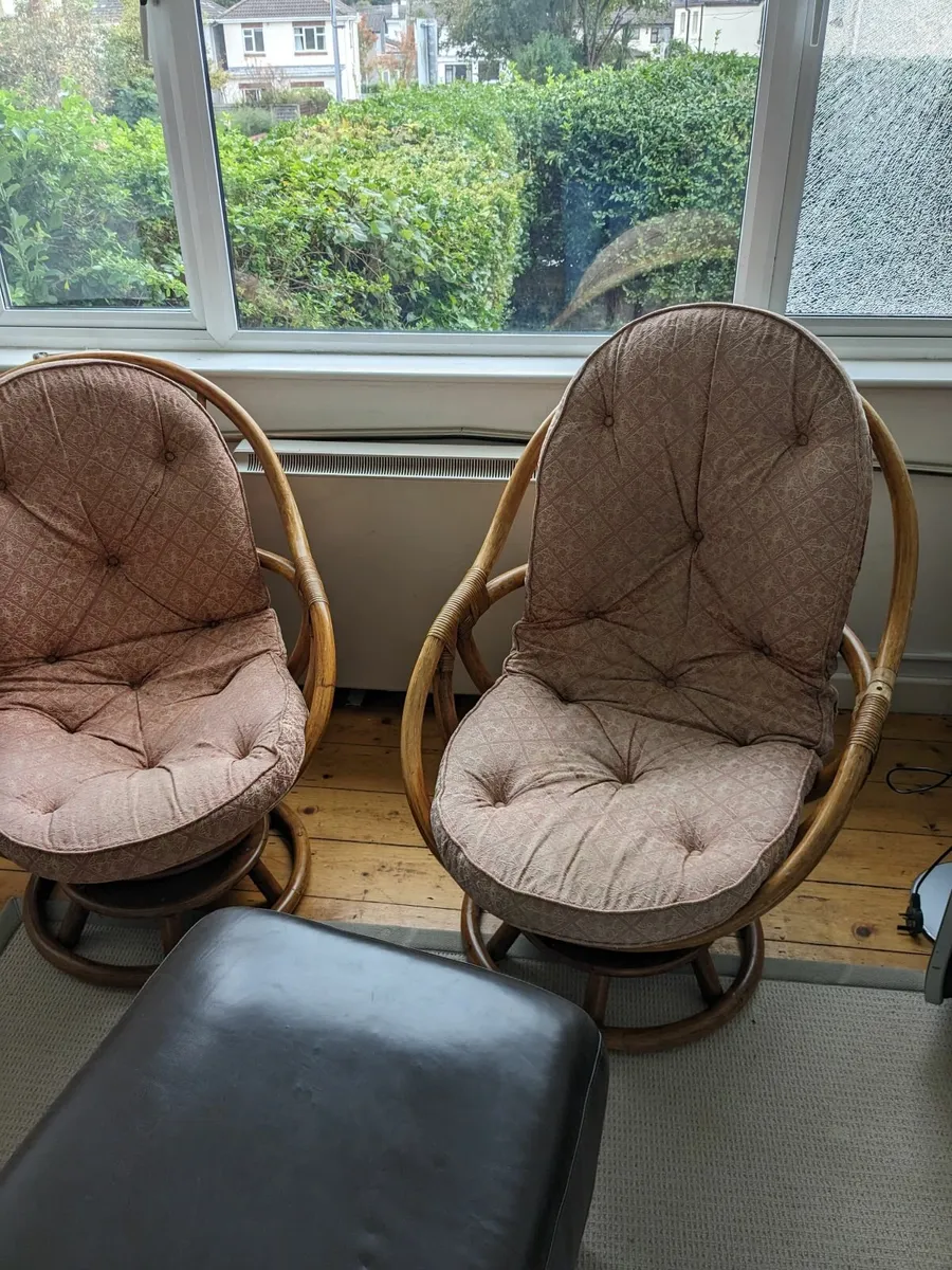 2 swivilling cane chairs - Image 1