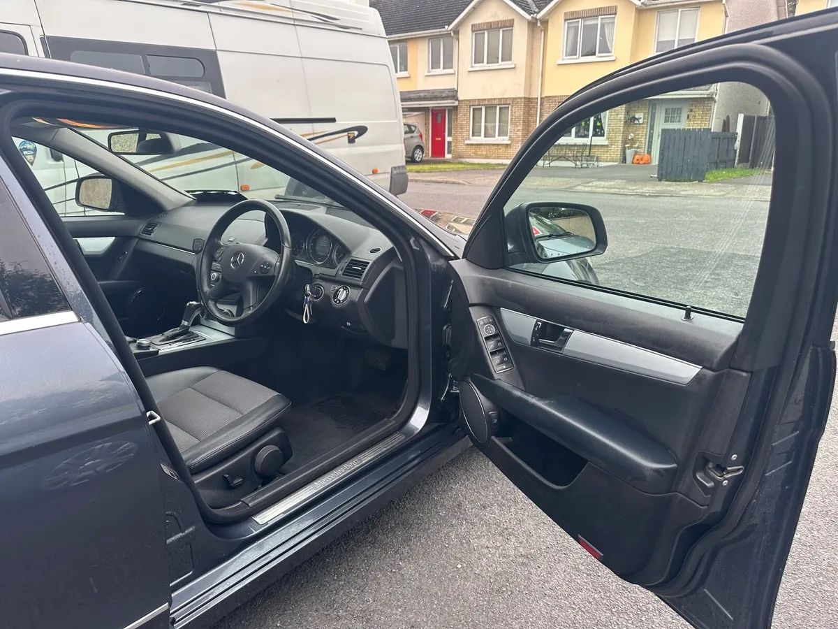 Mercedes c200 automatic - Image 1