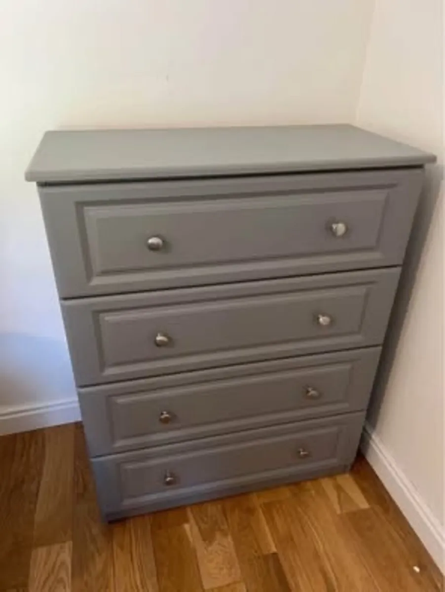 Bedroom furniture - Image 2