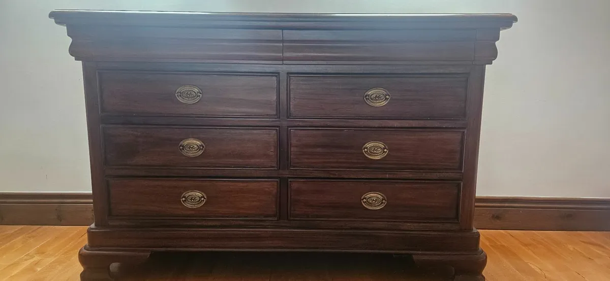 Bedroom Suite - Image 3