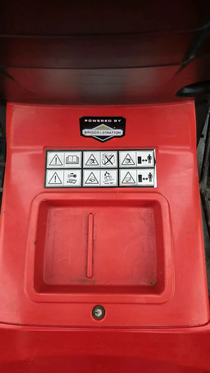 Tractor Lawnmower - Image 4