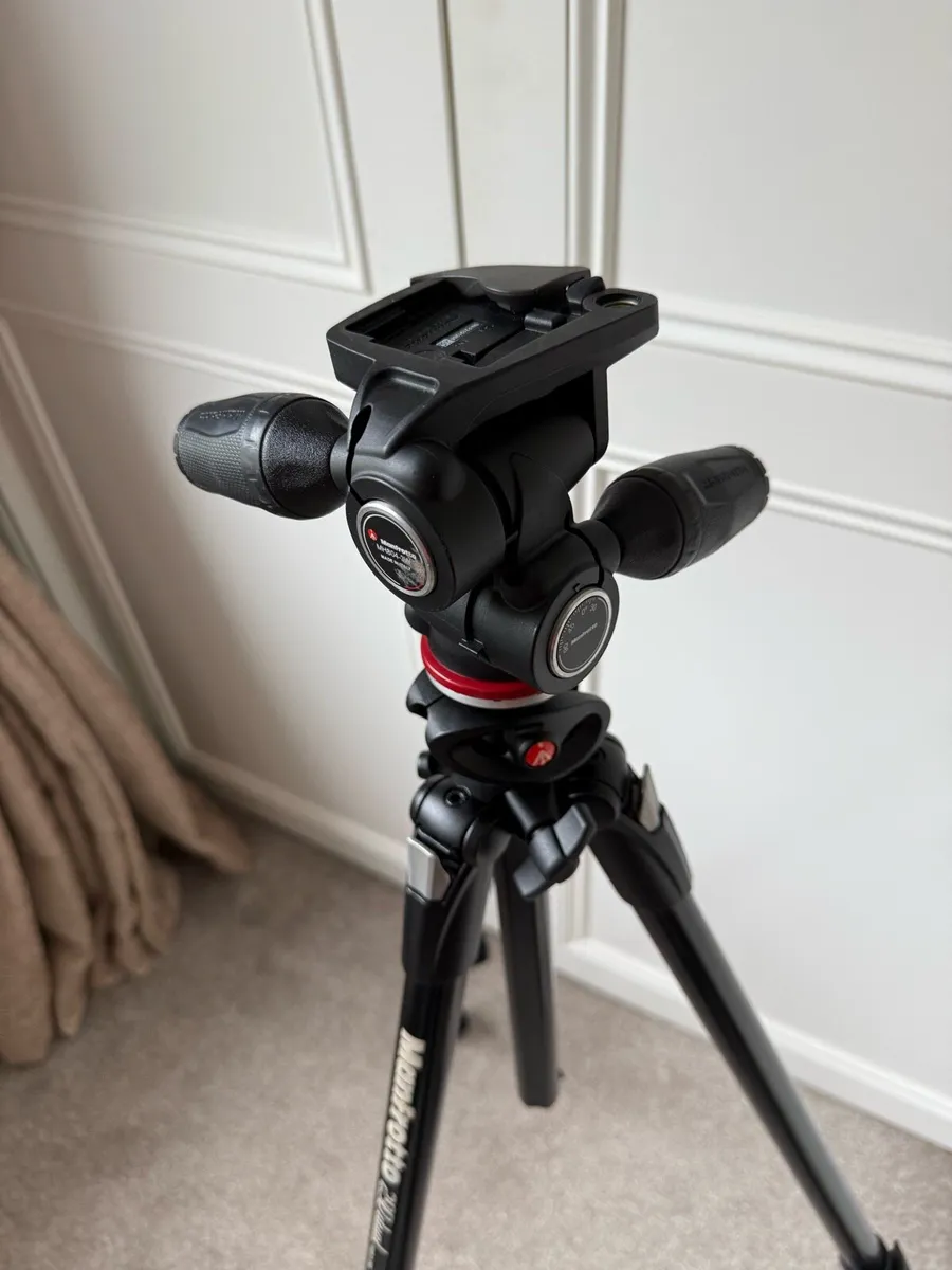 Manfrotto 290dual Tripod - Image 1