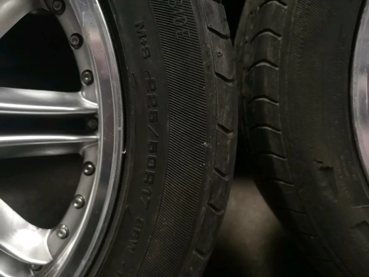 Alloys with tyres 225 50 17 - Image 2