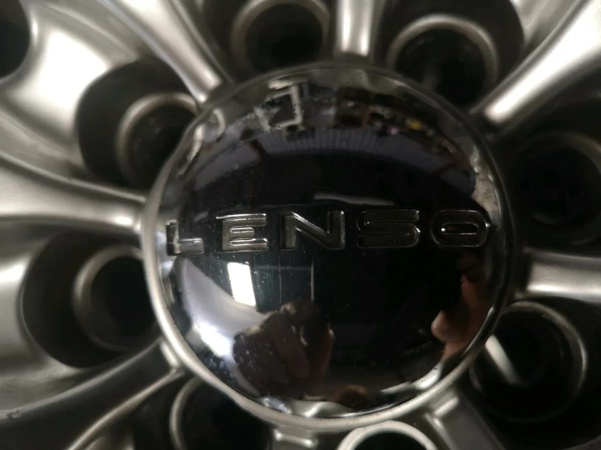 Alloys with tyres 225 50 17 - Image 3