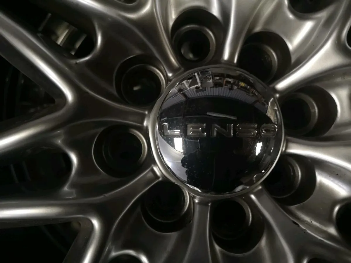 Alloys with tyres 225 50 17 - Image 4