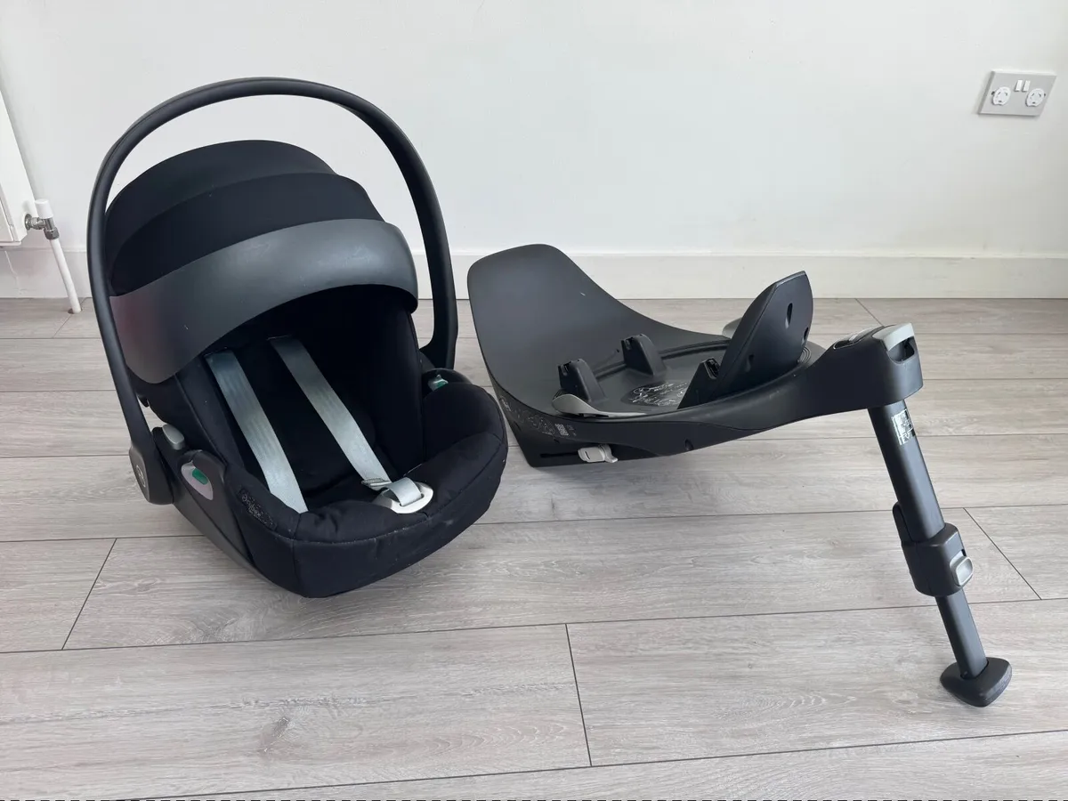 Cybex Car seat Cloud Z2 + Z2 base - Image 3