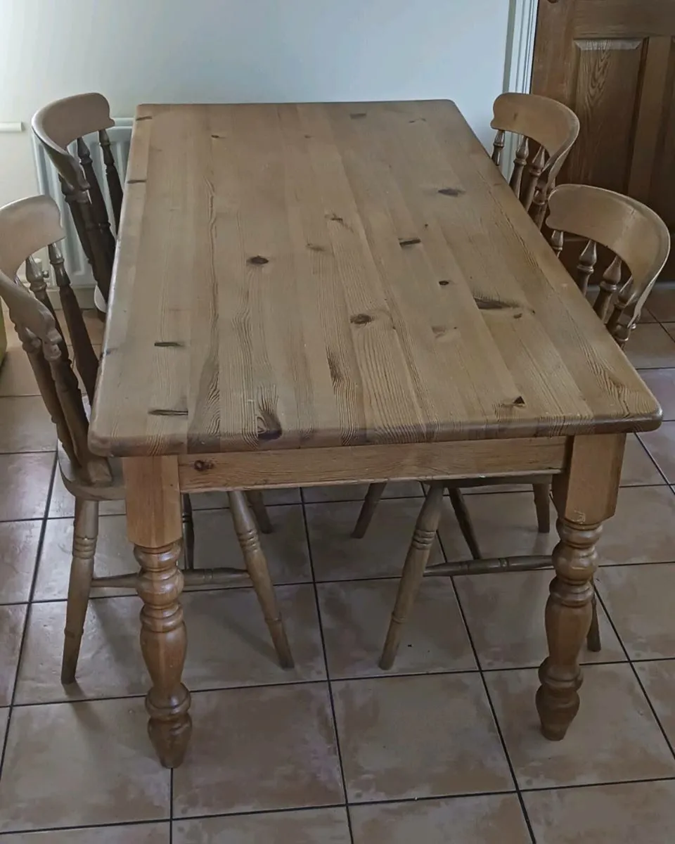 Kitchen table - Image 1