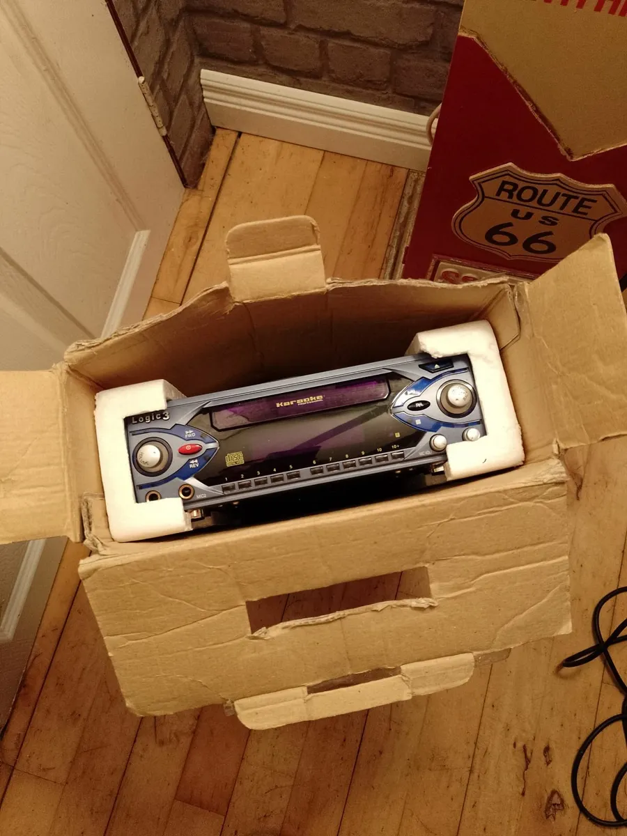 FREE KARAOKE MACHINE. BUT POOR SITE FOR SELLING! - Image 3