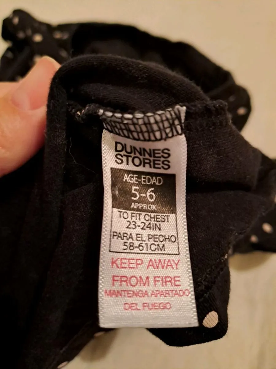Dunnes Kindness black and dots 5 - 6 y - Image 3
