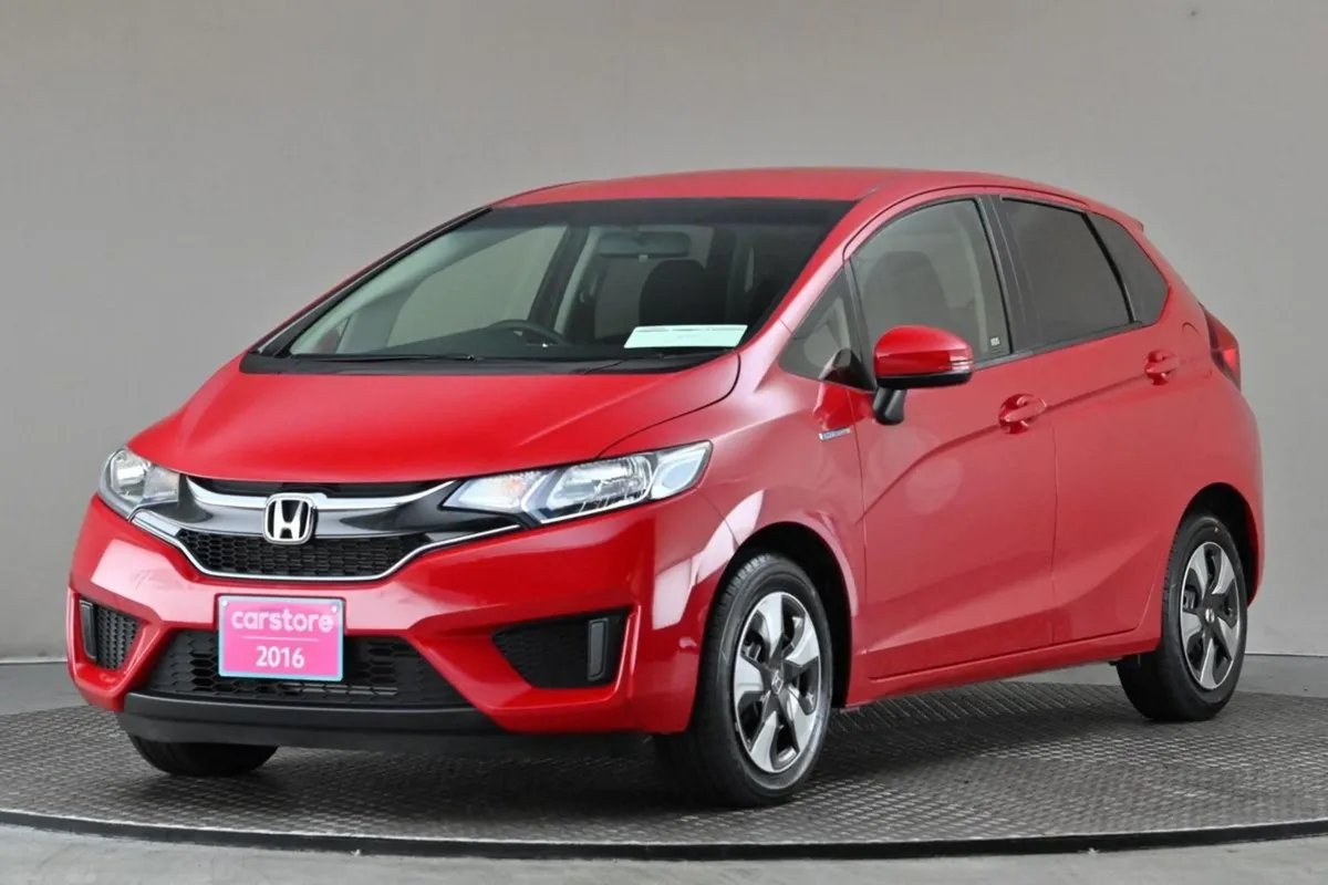 Honda Fit 1.5 Hybrid Auto  very Low Mileage andro - Image 3