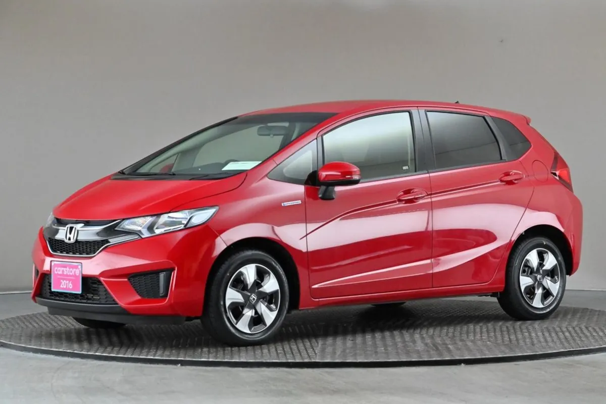 Honda Fit 1.5 Hybrid Auto  very Low Mileage andro - Image 4