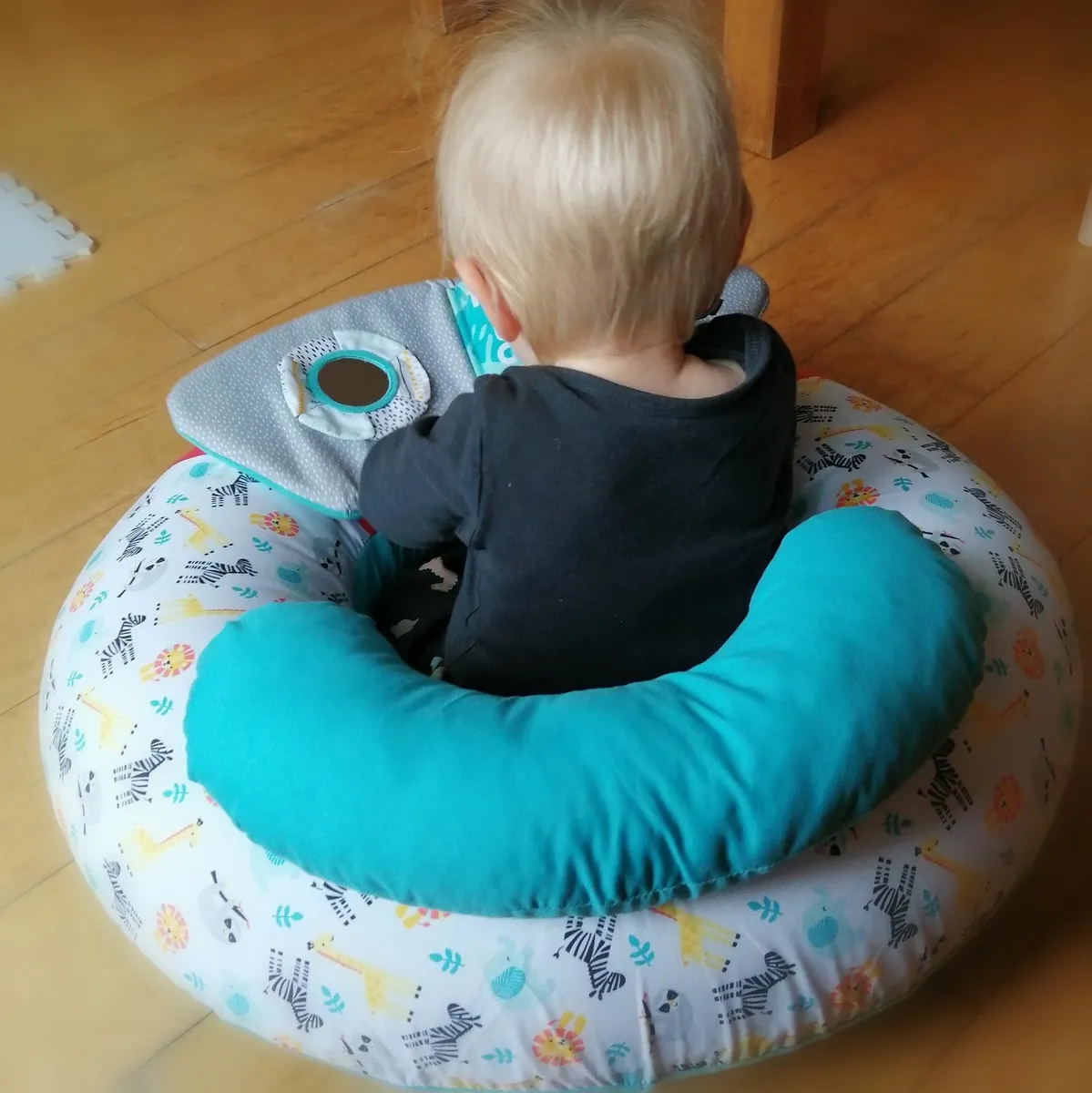 Activity floor seat - Image 1