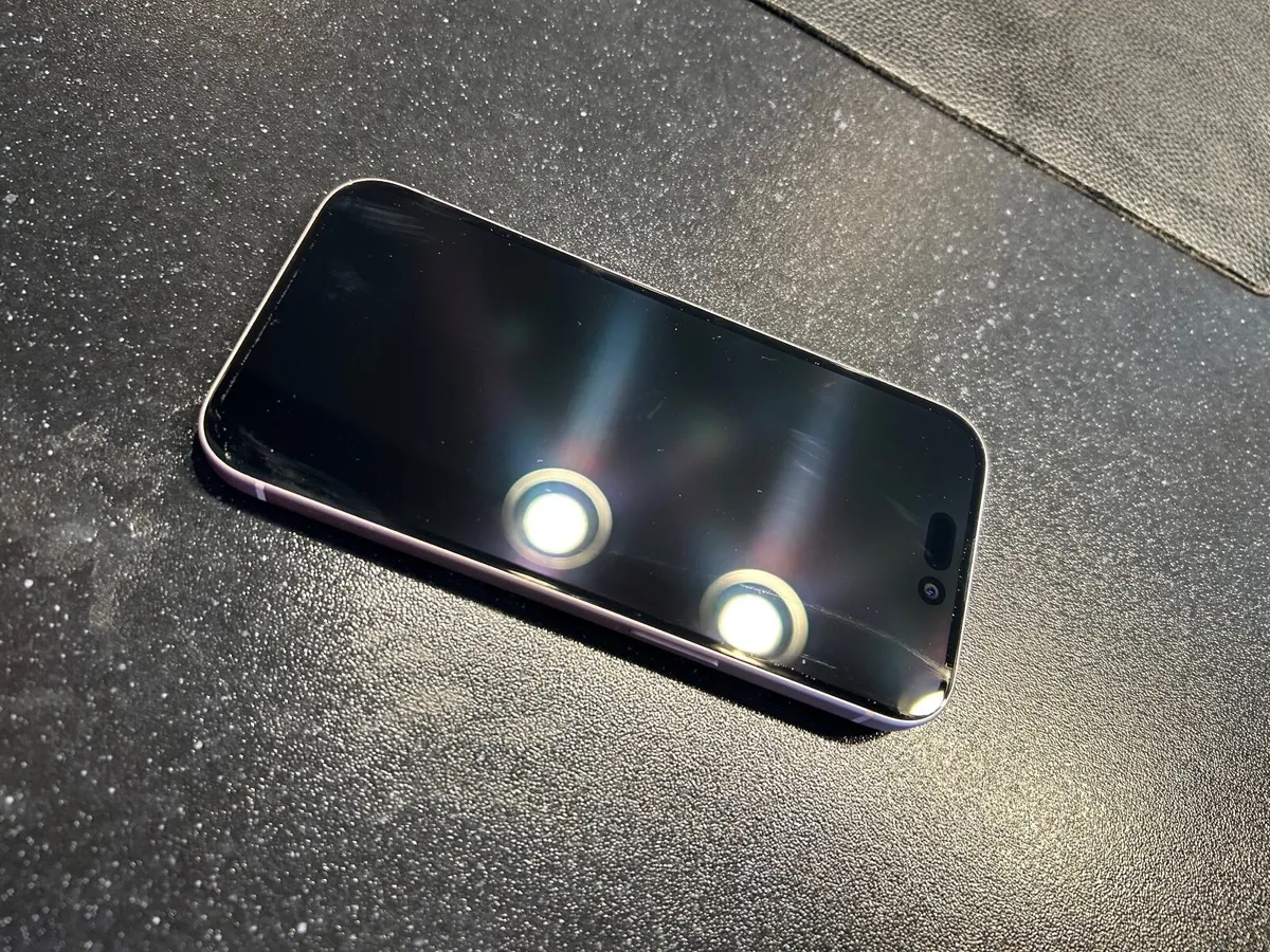 iPhone 15 - Image 4