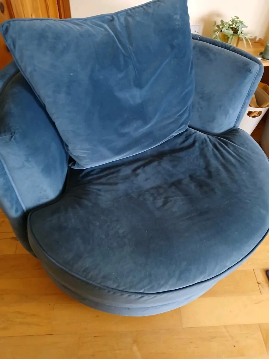 Swivel chair - Image 1