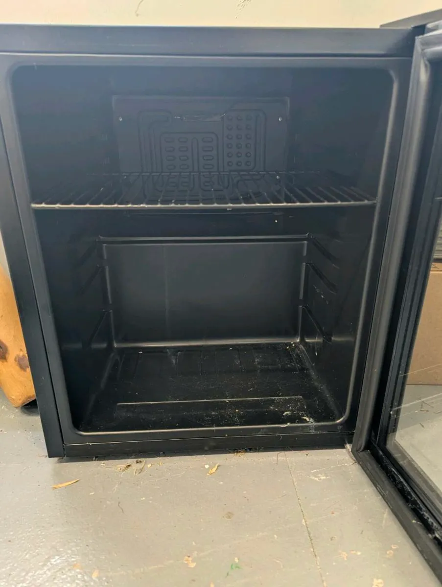Mini fridge - Image 2