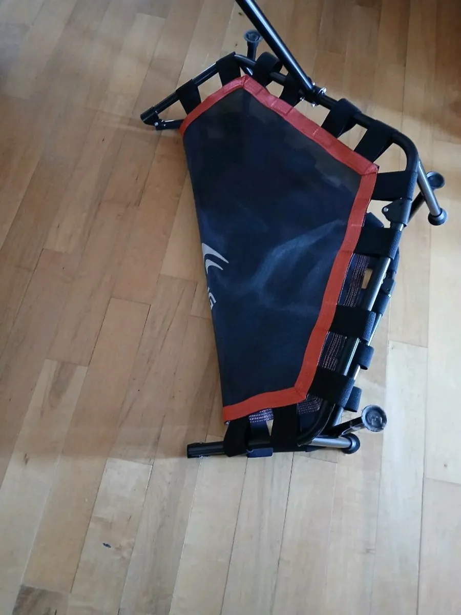 Foldable exercise trampoline - Image 1