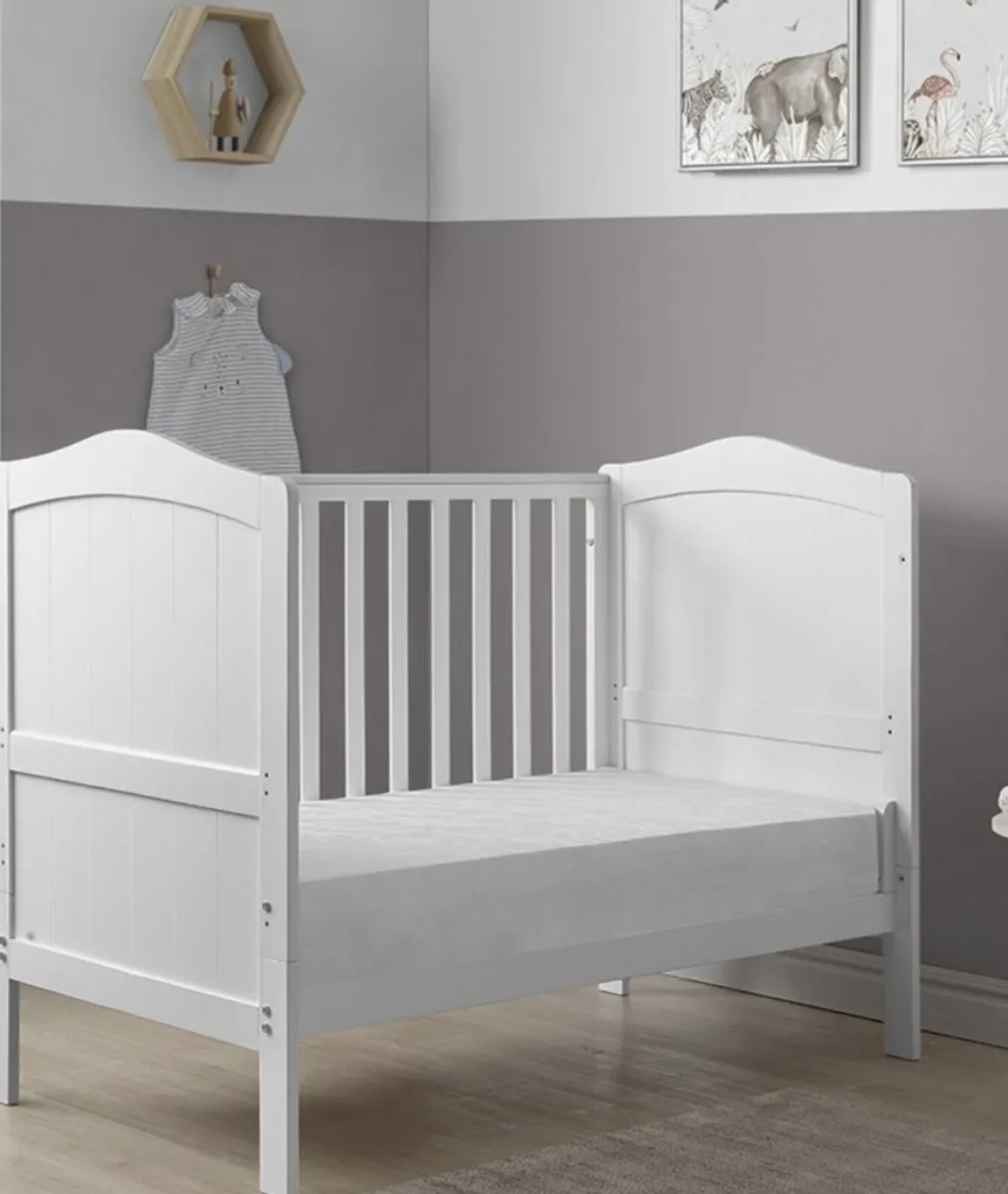 Baby cot - Image 3