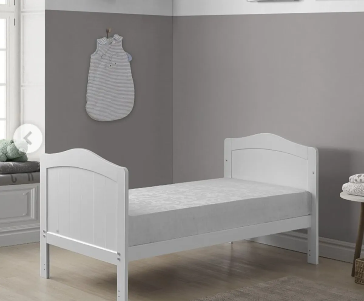 Baby cot - Image 4