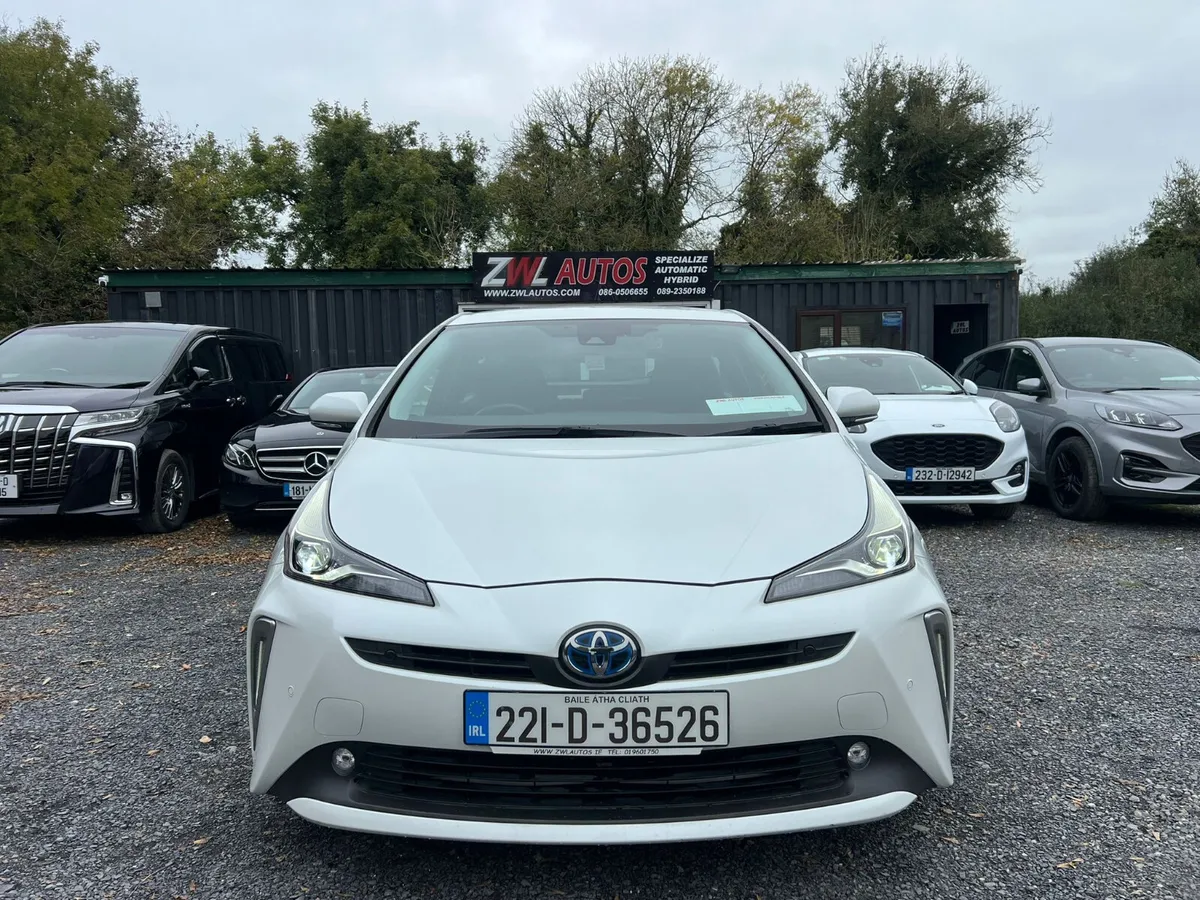 22 Toyota Prius Hybrid - Image 3