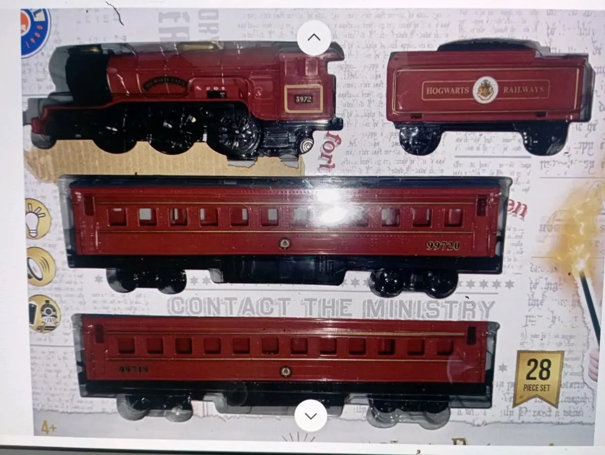 HARRY POTTER HOGWARTS EXPRESS TRAIN  SET. - Image 3