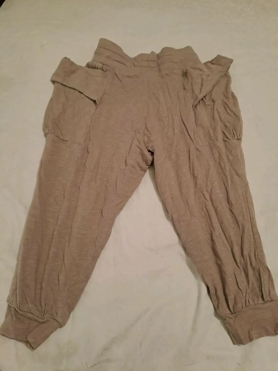 Next trousers khaki 3 y - Image 4