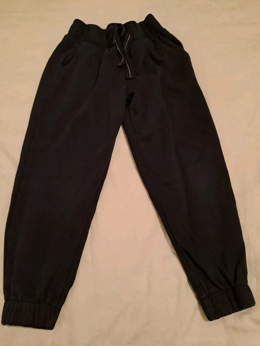 Dunnes black trousers 5 - 6 y - Image 1