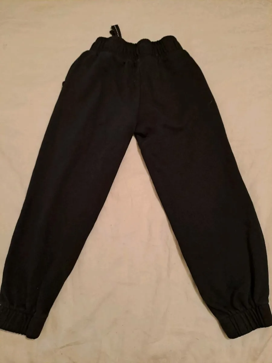 Dunnes black trousers 5 - 6 y - Image 2