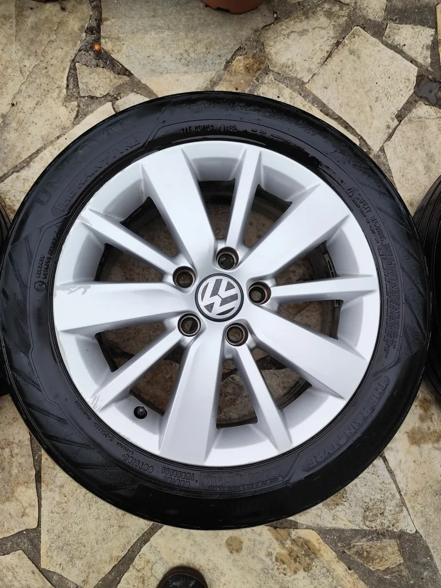VW golf alloy wheels - Image 1