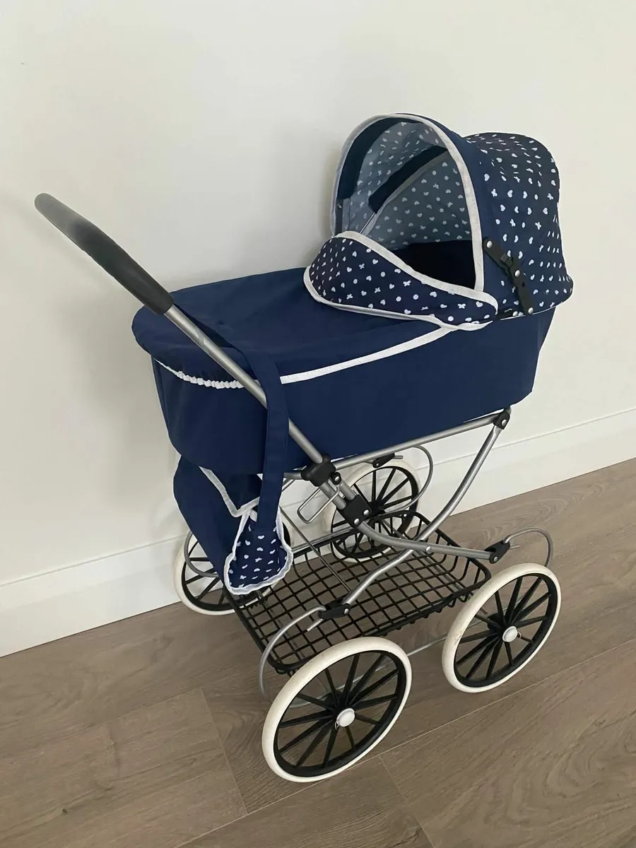Dolls pram like new - Image 2