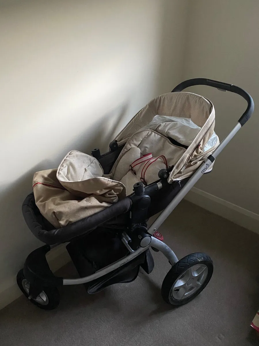Mothercare My3 travel system - Image 2