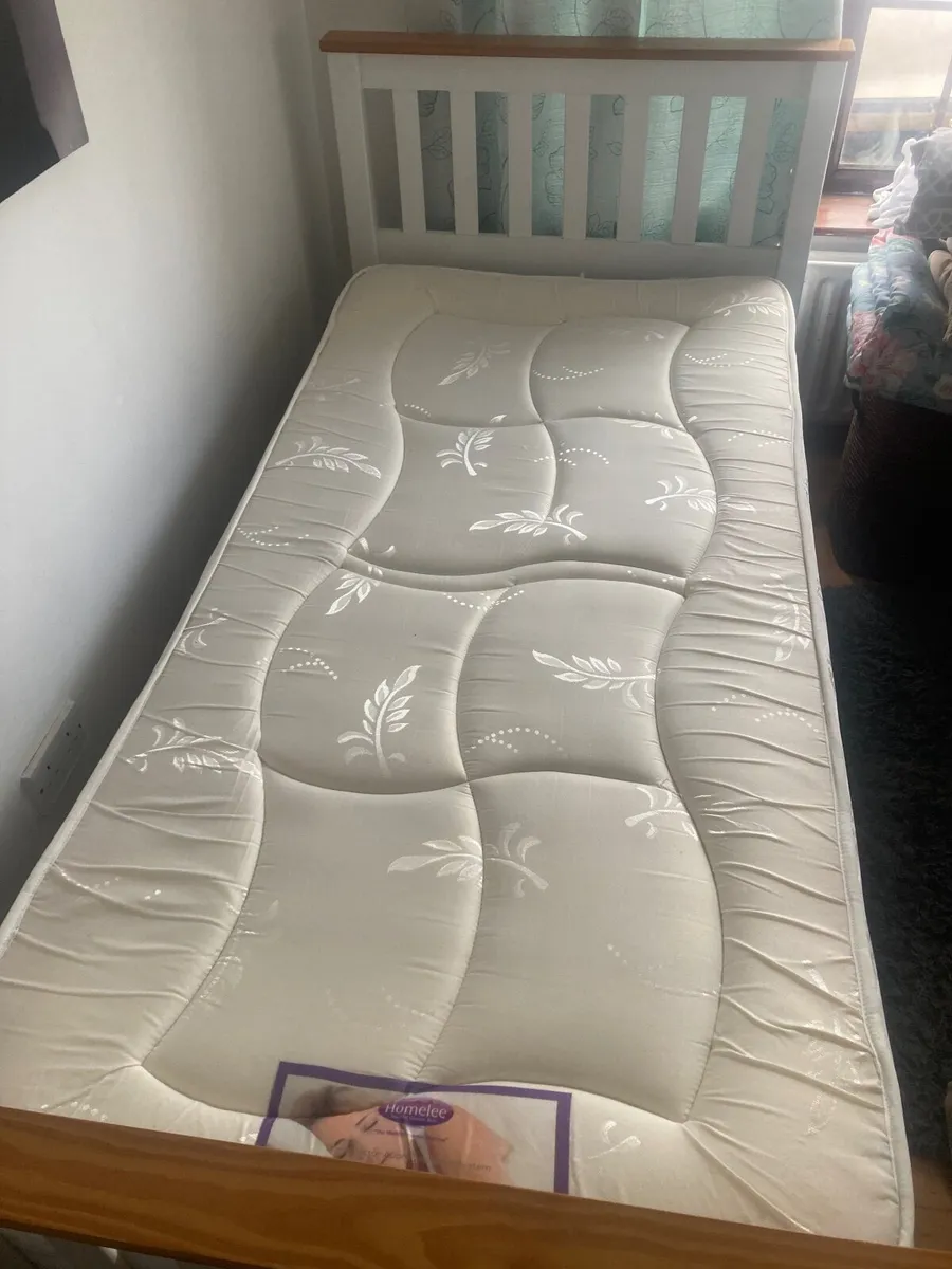 Single bed - Image 2
