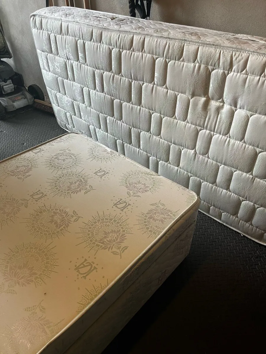 Single bed and divan mattress - Image 1