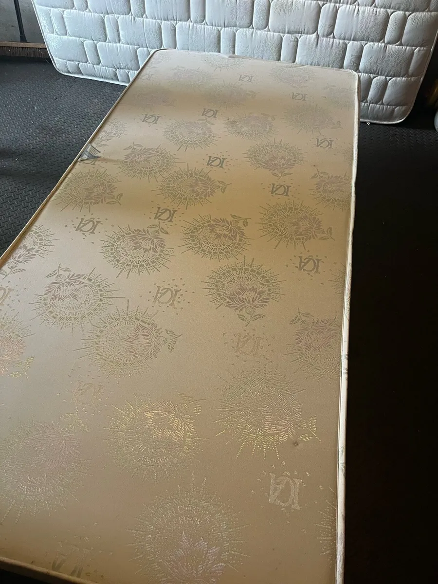 Single bed and divan mattress - Image 3