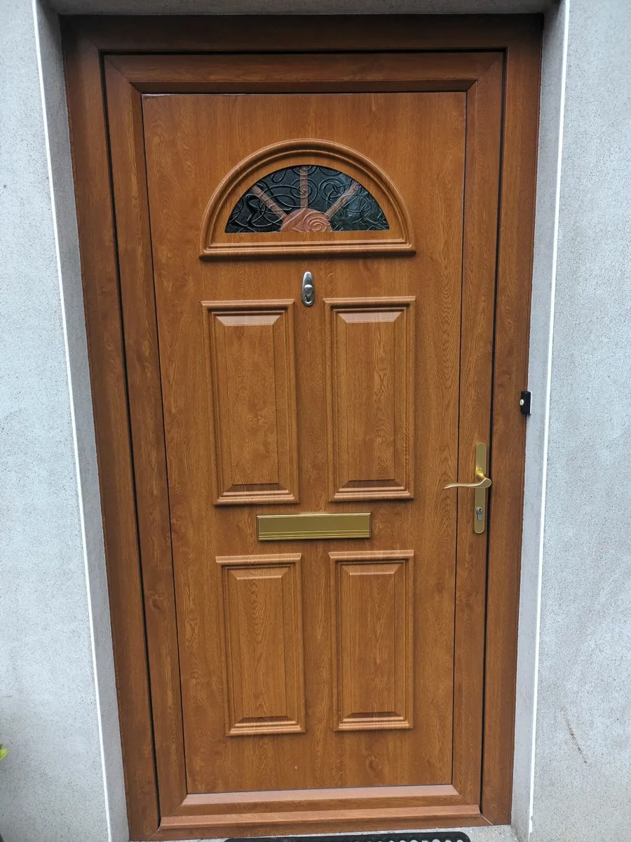 Front door - Image 4