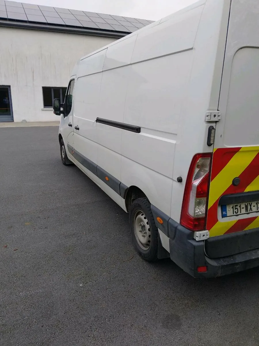 Van - Image 2