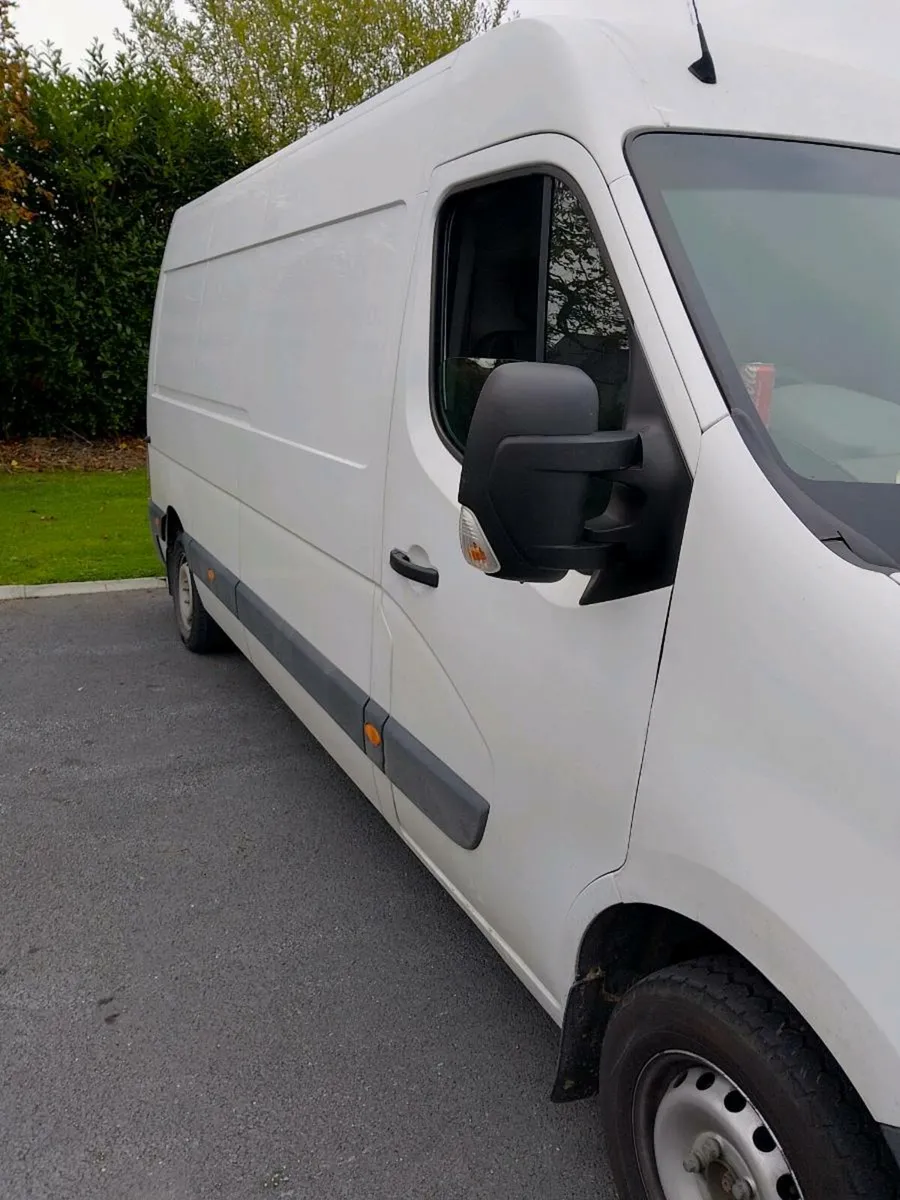 Van - Image 3