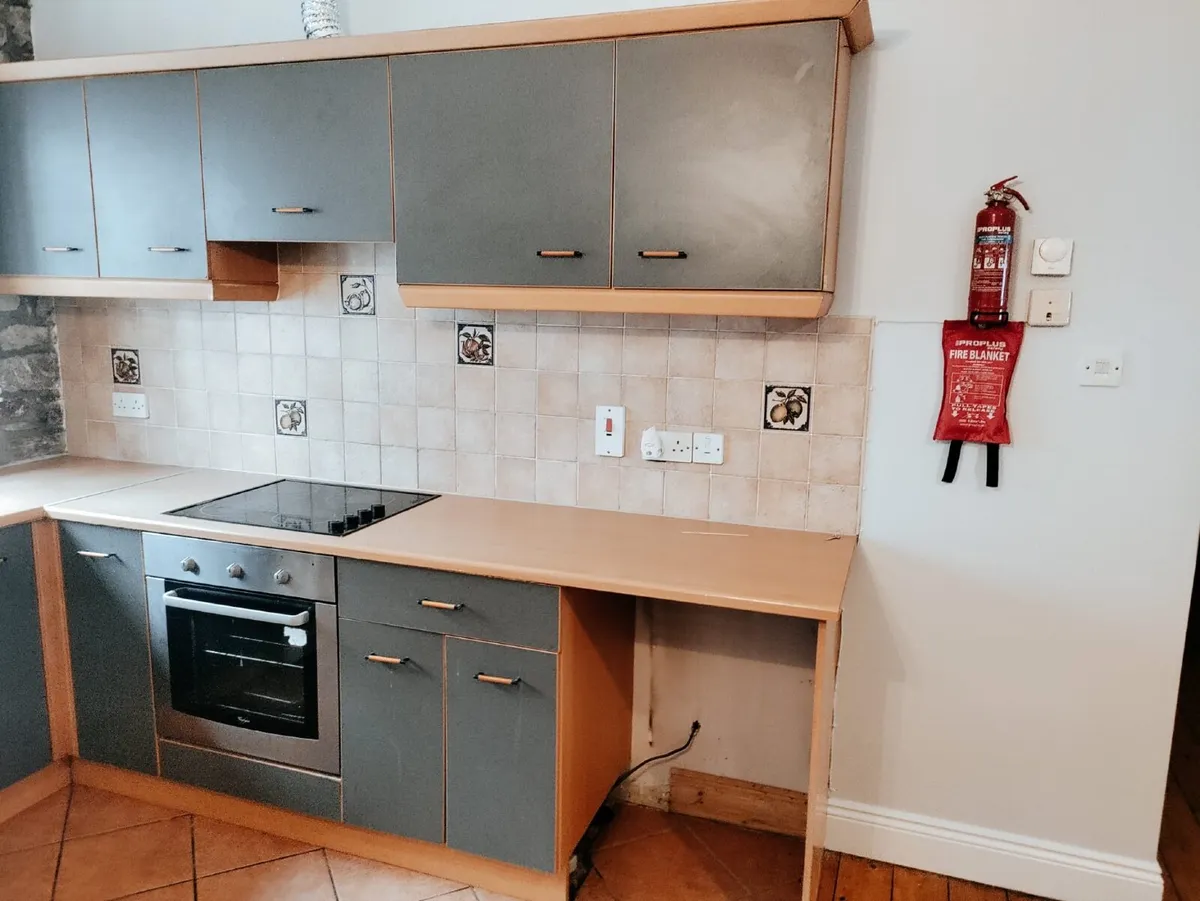 Kitchen Units - Image 2