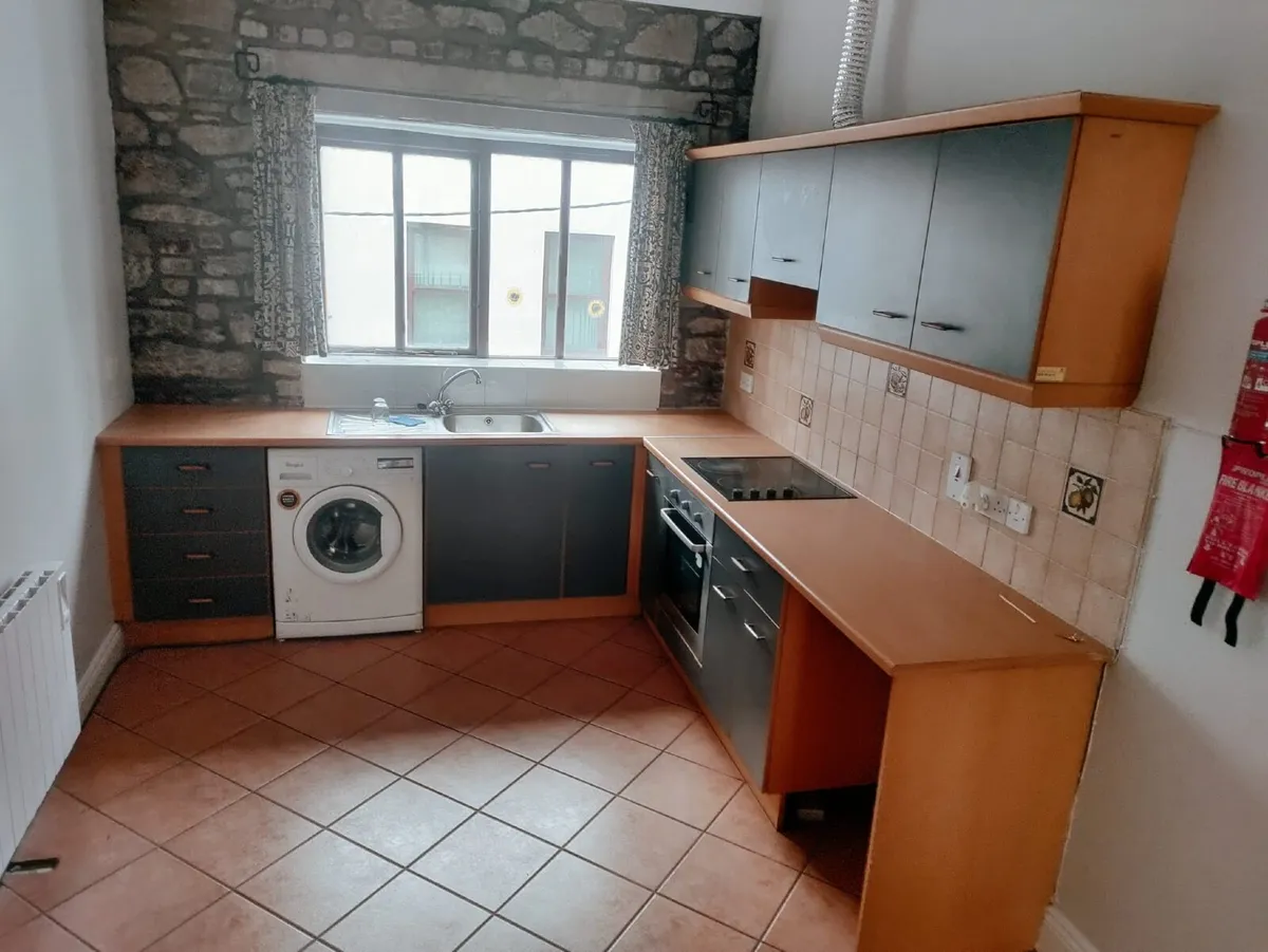 Kitchen Units - Image 1