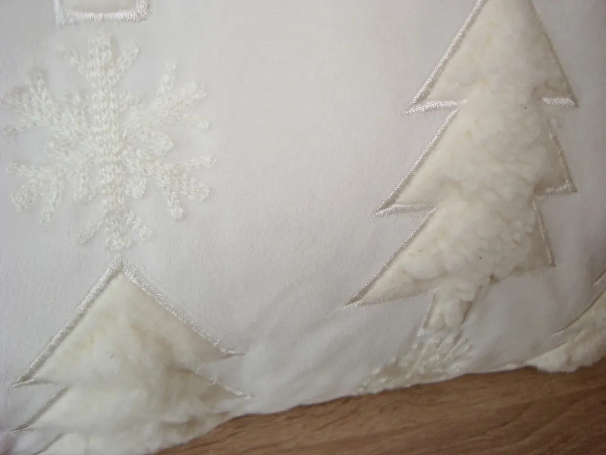 Cream cushion Christmas trees motif - Image 3