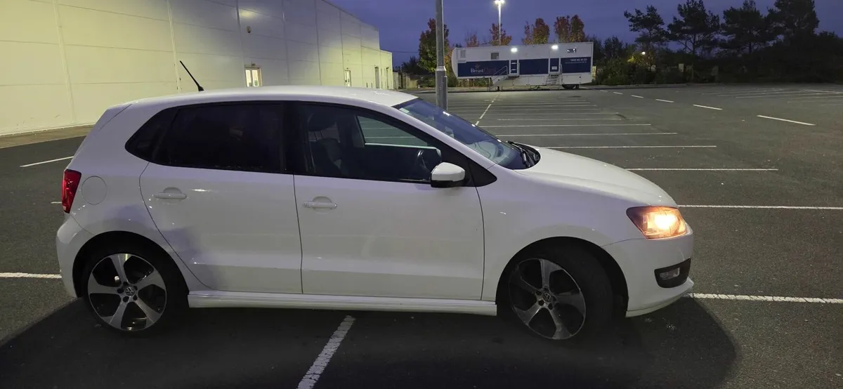 Volkswagen Polo 2010 - Image 1