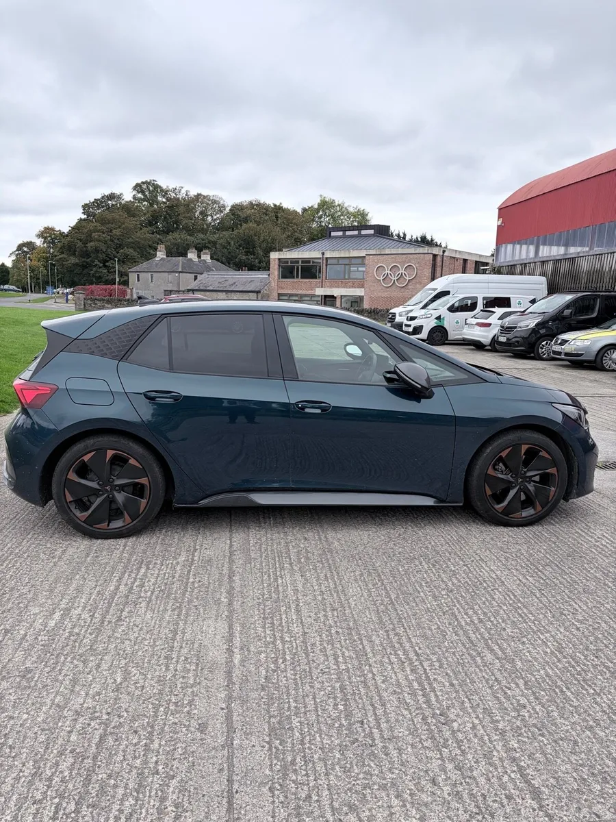 Car - Image 3