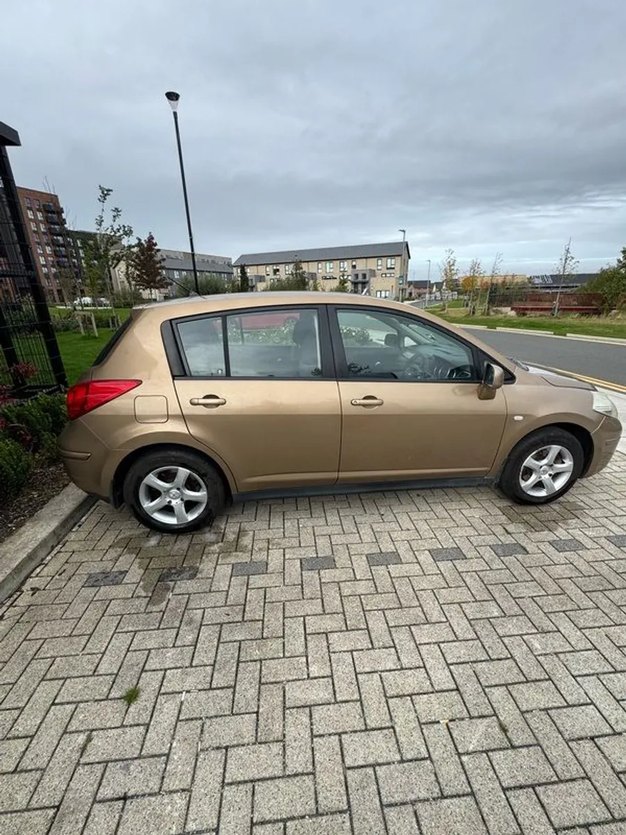 2011 Nissan Tiida - Image 2