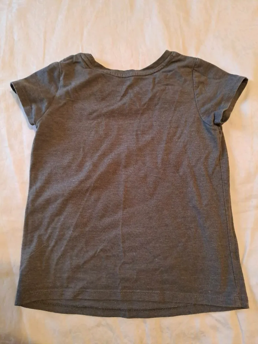 Cat&Jack grey tee shirt 4 y - Image 2
